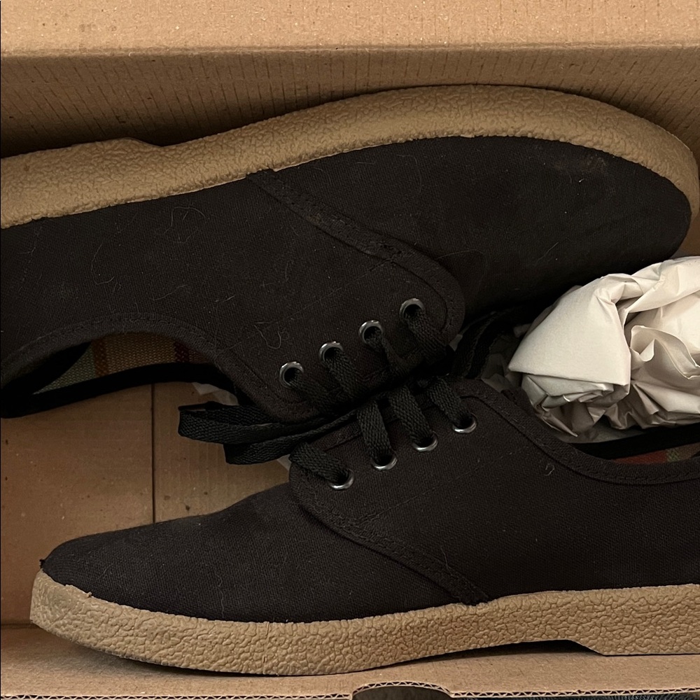 Black Canvas Wino Sneakers